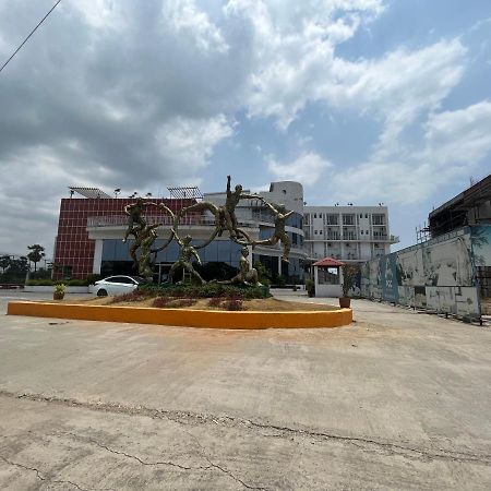 Getsethome Ponneri Bagian luar foto